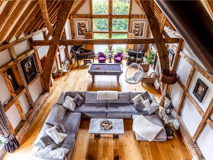 Glamping for 10 people, with garden in Chiltern Hills