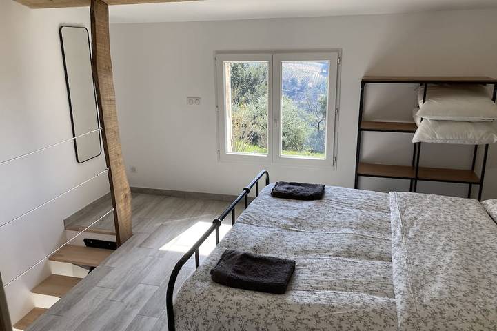 Gîte pour 2 personnes, avec piscine ainsi que jardin et terrasse à Tanneron - 3
