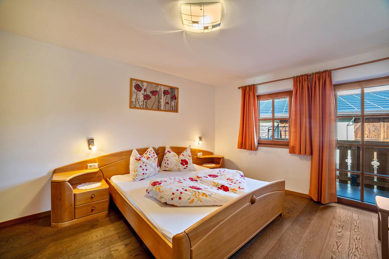 Ganze Wohnung, Ferienwohnung 'Schnatzhof Morgensonne' mit Bergblick, Gemeinschaftsterrasse und Wlan in Naturns, Texelgruppe