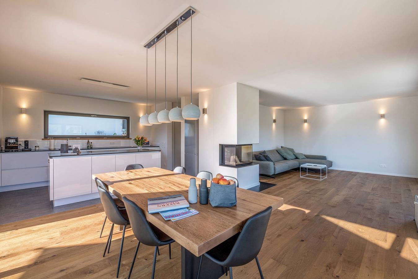 Luxuriöses Design Ferienhaus mit Bergblick, Kamin und Garten in Breitbrunn am Chiemsee, Chiemsee