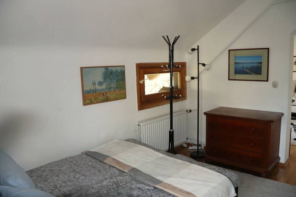 Ganze Wohnung, Sonnige 4-Zimmer-Wohnung mit Garten und Terrasse in Starnberg in Starnberg, Starnberger See