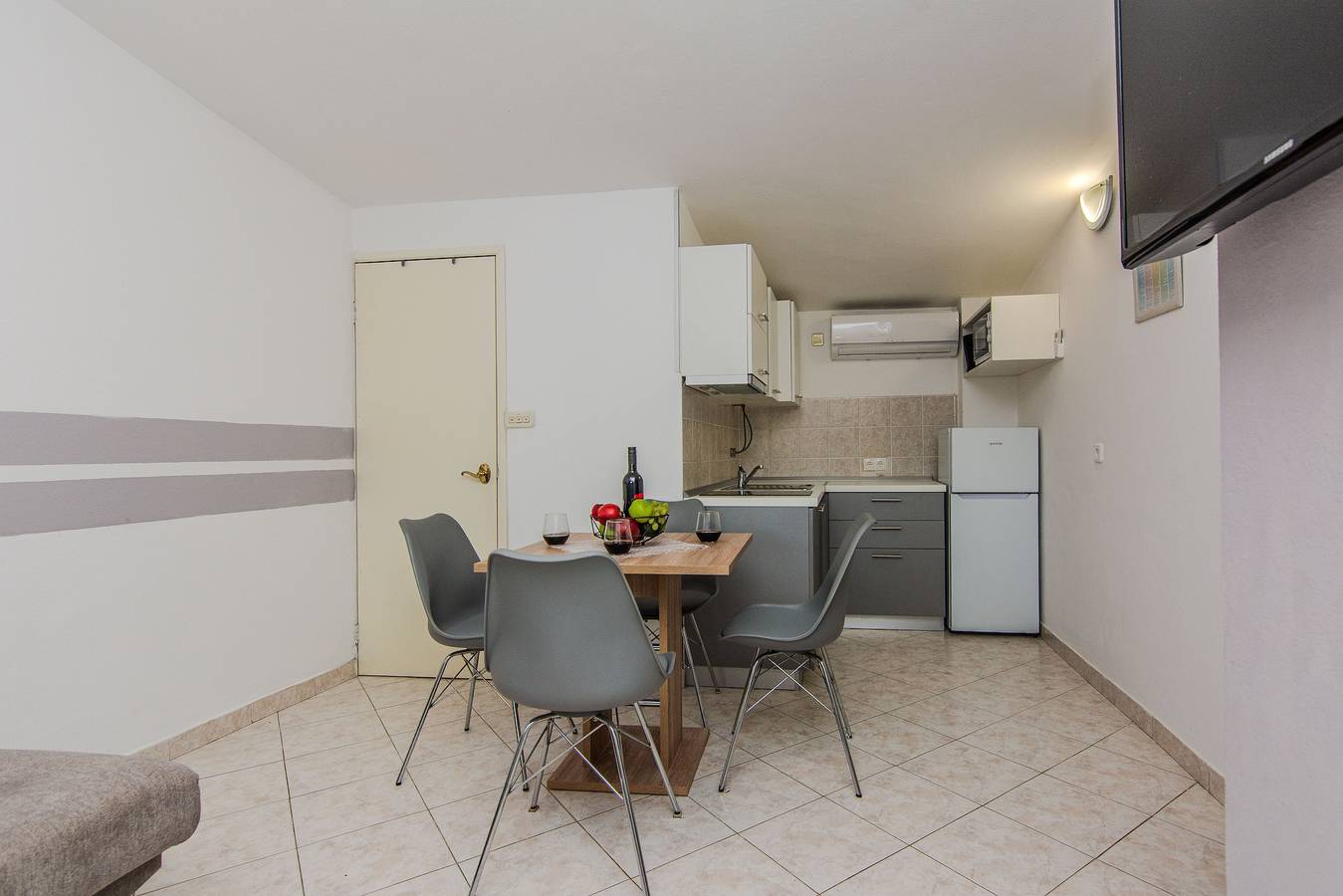 Ganze Wohnung, 1-Zimmer-Ferienwohnung mit Terrasse Zukve, Zadar A-24559-d in Nin, Zadar