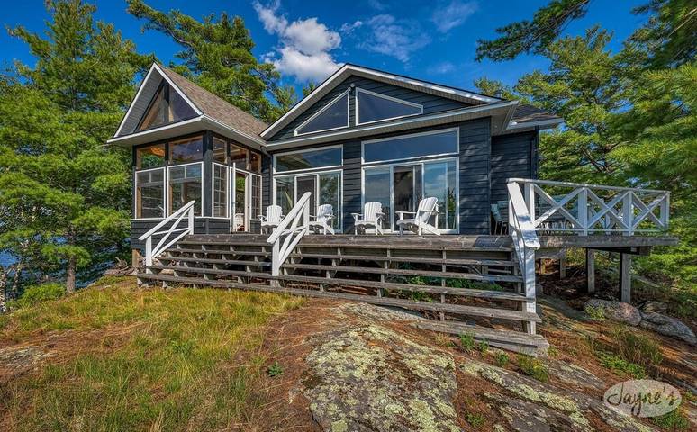 Cabin rentals and lodges for 10 people, with terrace in Muskoka
