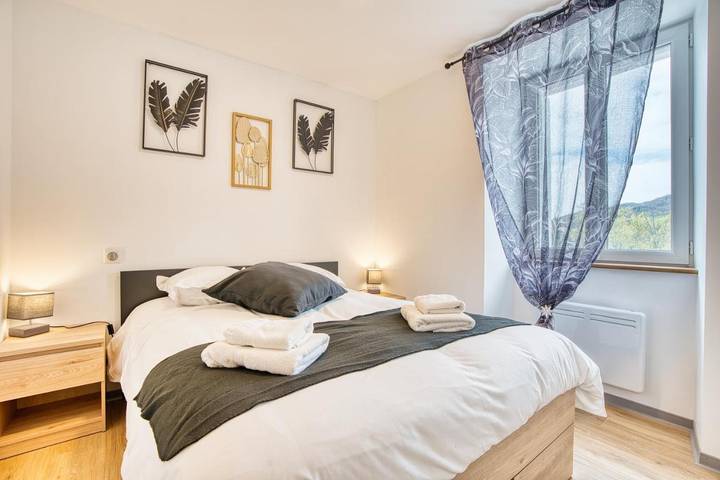 Gîte pour 4 personnes, avec terrasse et vue à Banassac - 4