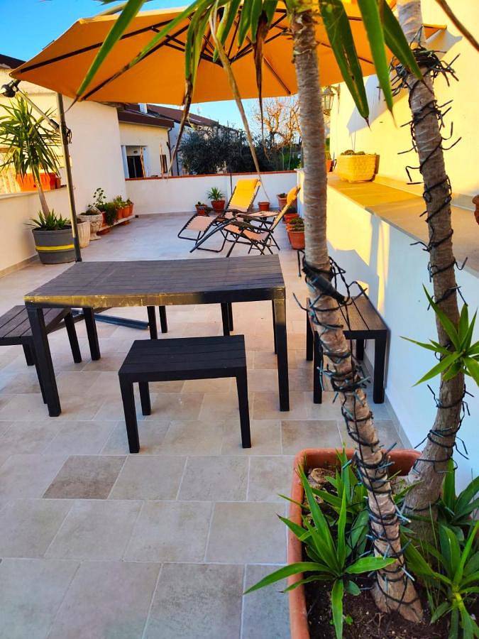 Casa vacanza per 7 persone, con panorama e vista lago nonché balcone, adatto a famiglie con bambini - 1