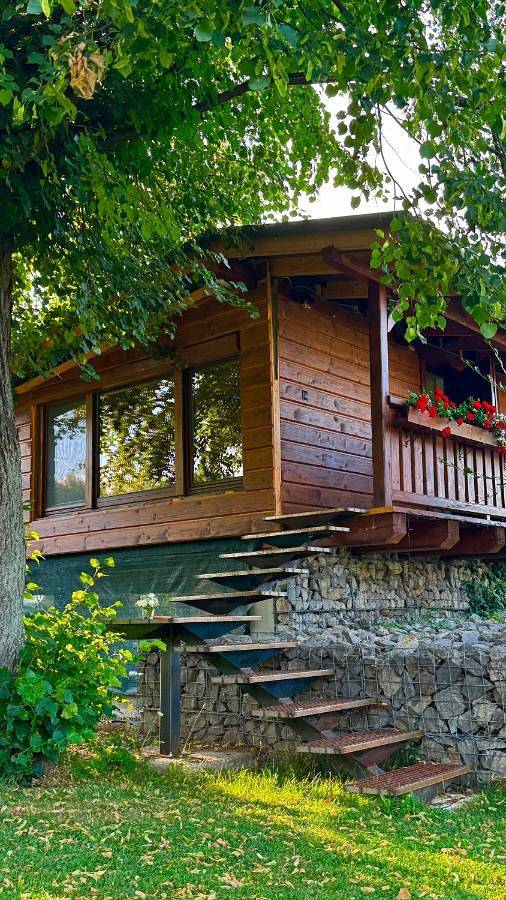 Gîte pour 4 personnes, avec Balcon et Terrasse ainsi que Jardin et Vue à Prievidza