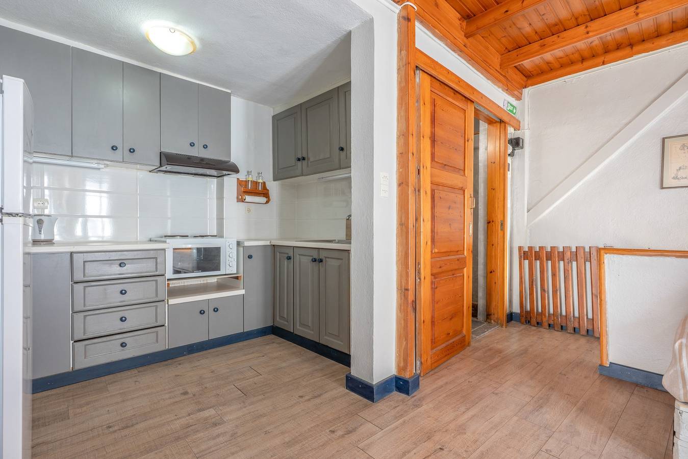 Vakantiewoning "Kallithea Beach" bij strand met balkon & Wi-Fi, foto 8