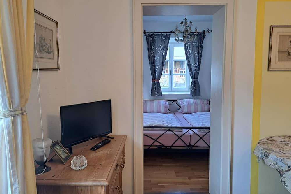 Ganze Wohnung, Ferienwohnung \"Sonnengelb\" - Ferienwohnungen im Lüftlmalereck, Mussldomahaus in Oberammergau, Bayerische Alpen