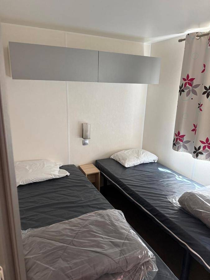 Camping pour 6 personnes, avec Terrasse et Jardin ainsi que Piscine et Vue