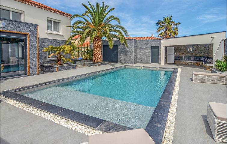 Holiday rental for 10 people in Agde