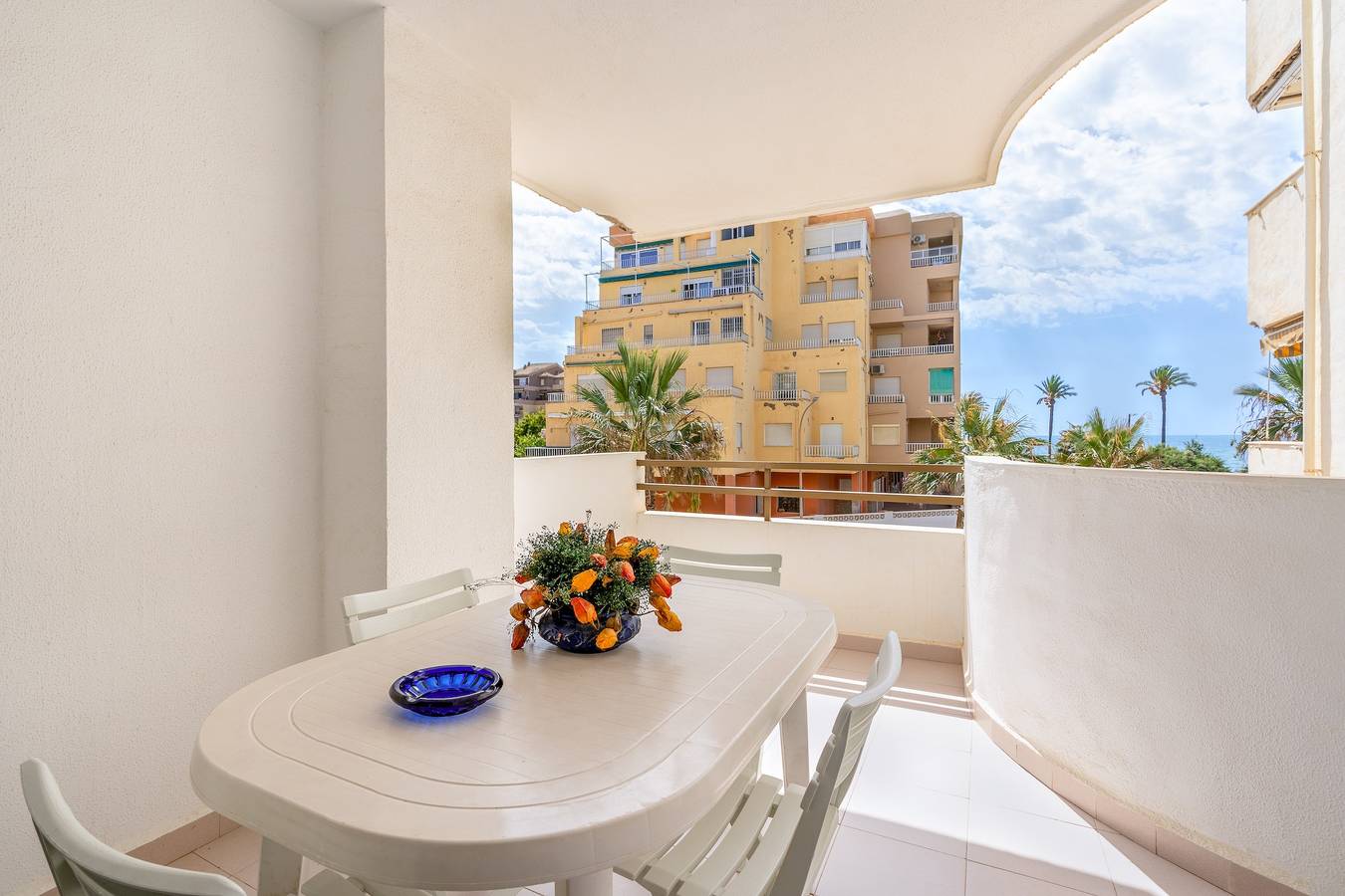 Apartamento entero, Apartamento 'Cala Verde Ii' con vistas al mar, piscina, jardín y Wi-Fi, admite mascotas in Salobreña, Costa Tropical