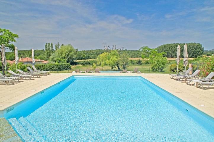 Hôtel pour 2 personnes, avec jardin ainsi que jacuzzi et piscine