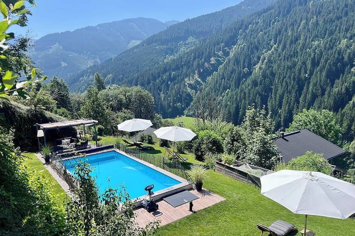 Hütte für 3 Personen, mit Garten und Sauna sowie Terrasse in Saalbach