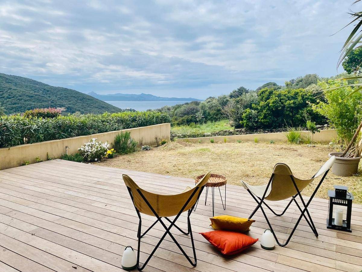 Appartement entier, T2 Farinole vue mer golfe de St Florent plage à pied in Farinole, Région de Calvi