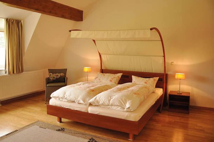 Beach house, 200 sqm. Wf., Directly at the Plauer See, Müritz, 30m to the beach in Badestrand Lenz, Malchow