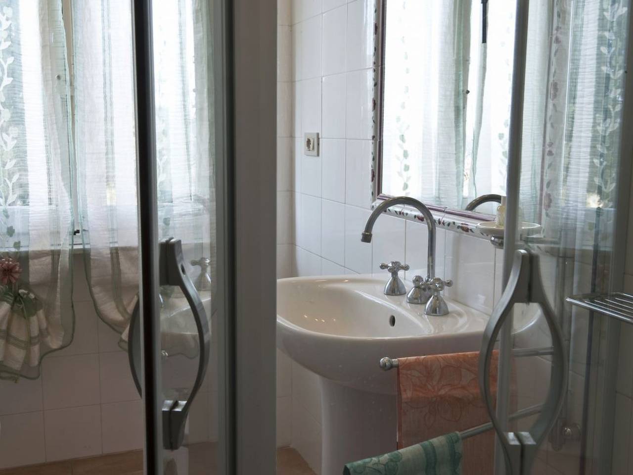 Geheel appartement, Landgut "Rondine" mit Garten, Grill und Terrasse in Poggibonsi, Chianti