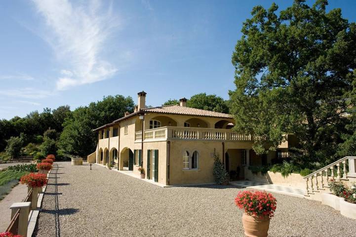 Agriturismo per 2 persone, con Terrazza e Giardino nonché Piscina a Massa Marittima