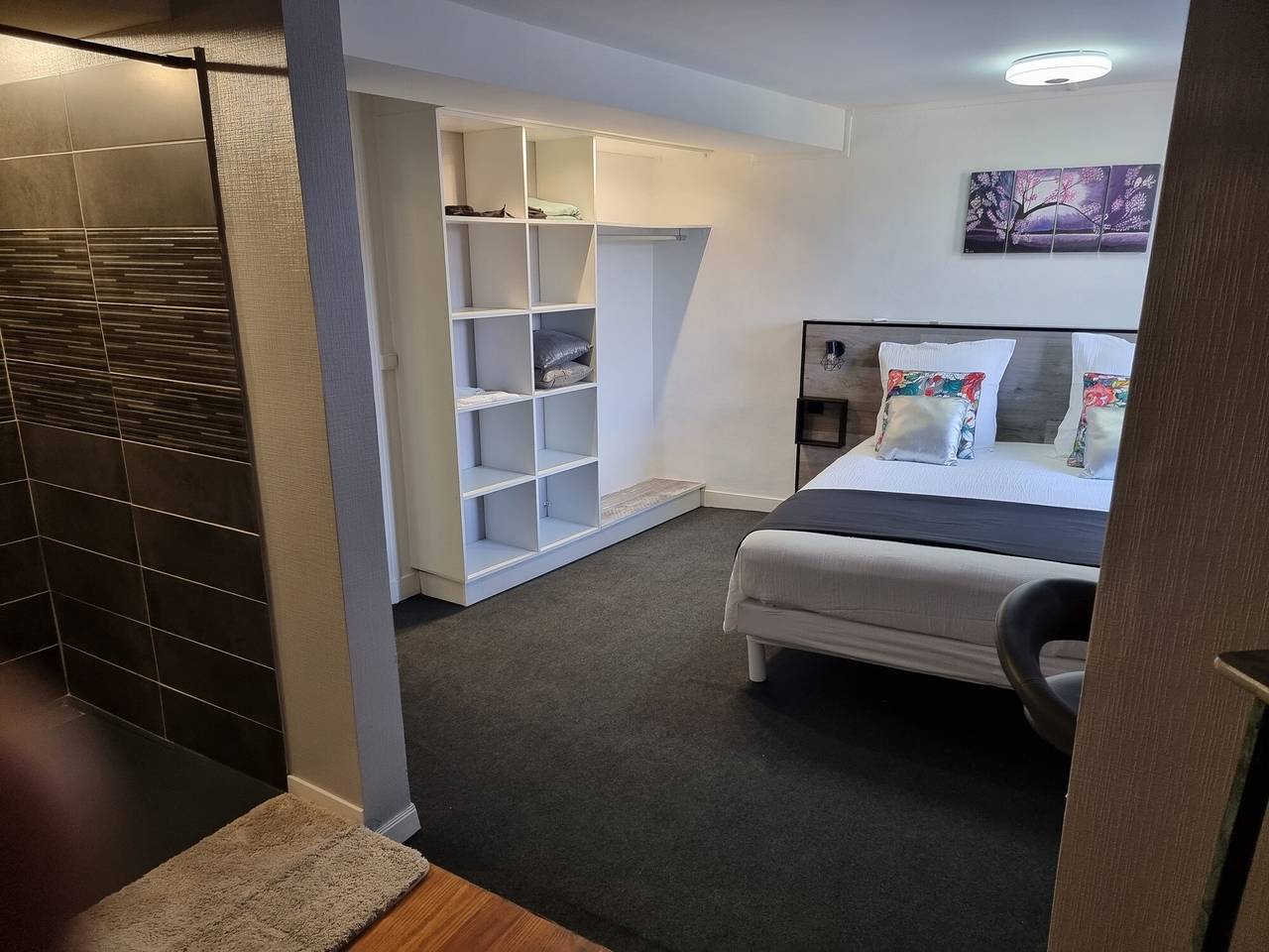 Chambre d’hôtes « Suite Romantique » avec piscine partagée, terrasse partagée et Wi-Fi in Piégut-Pluviers, Parc naturel régional Périgord-Limousin