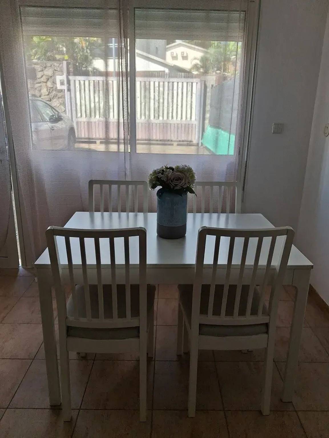 Cozy House in Saint-Denis with Private Terrace in Sainte-Clotilde, Saint-Denis