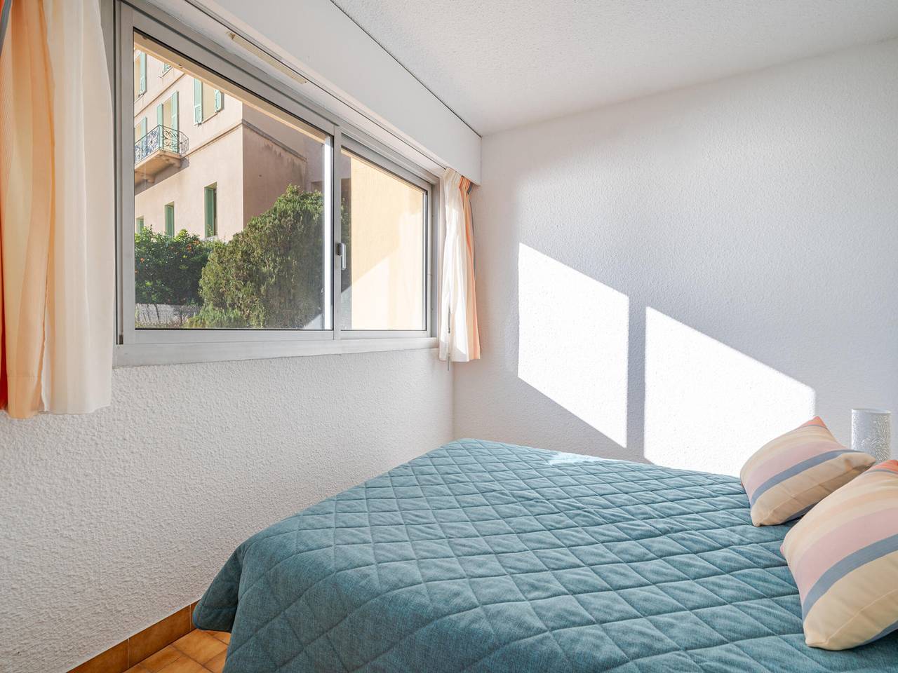 Entire apartment, Apartment for 8 people with Wi-Fi in Roquebrune-Cap-Martin in Roquebrune-Cap-Martin, Mediterranean Coast (France)