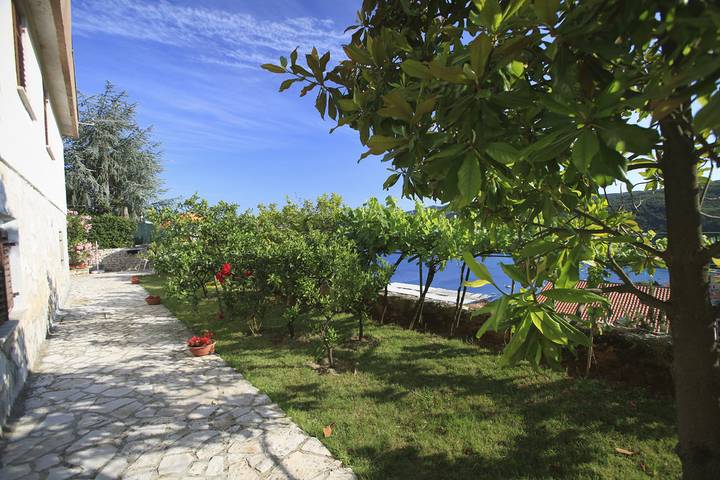 Ganze Wohnung, Ferienwohnung für 2 Personen mit Terrasse in Rabac, Labin-Rabac