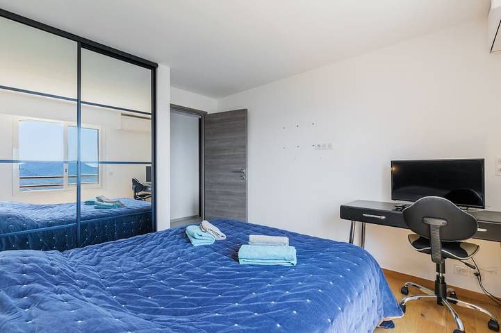 Ganze Wohnung, Apt Medicis – Sea View, Terrace & Pool in Mandelieu-la-Napoule, Mittelmeerküste (Frankreich)