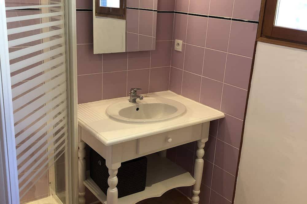 Gite Indépendant - Terrasse privée - Piscine à partager in Simeyrols, Périgord Noir