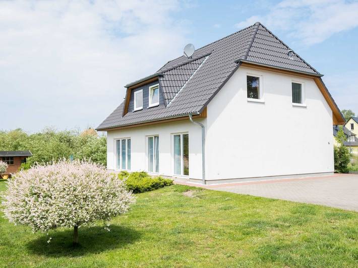 Ganze Ferienwohnung, Moderne Fewo nur 300m zum Ostseestrand - Ferienwohnung mit Balkon in Drei Kaiserbäder, Heringsdorf
