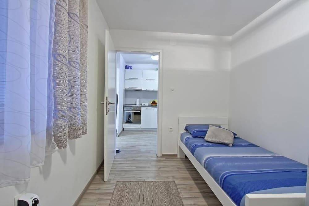 Modern house with full privacy and Spa in Condado de Lika-Senj