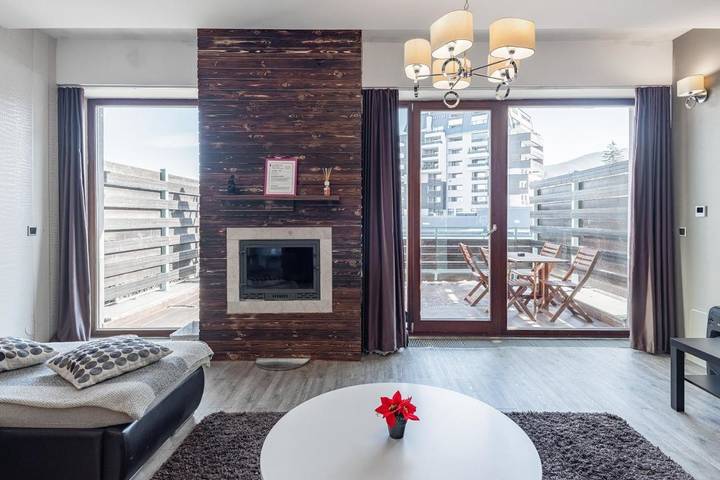 Gîte pour 6 personnes, avec sauna ainsi que balcon et jacuzzi dans Poiana Brasov - Brasov - 2