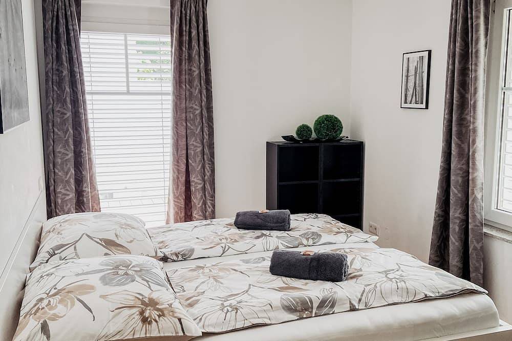 Ganze Wohnung, Penthouse-Apartment mit Seeblick und Seezugang in Ruhelage Veldens in Velden am Wörther See, Villach-Land