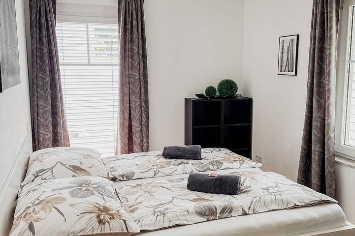 Ganze Wohnung, Penthouse-Apartment mit Seeblick und Seezugang in Ruhelage Veldens in Velden am Wörther See, Villach-Land