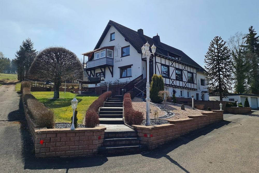 Ganze Wohnung, Traumhafte Ferienwohnung mit Sauna in der Eifel - wann dürfen wir Sie begrüßen? in Dahlem, Rureifel (Nordrhein-westfalen)