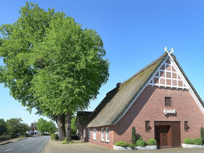 Hotel, mit Terrasse und Garten in Buxtehude