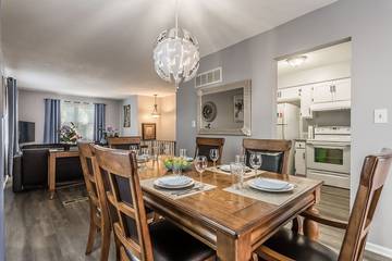 Vacation House for 12 Guests in Overland Park, Kansas, Picture 1