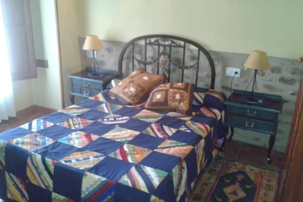 Rural House Uyarra (Ezcaray) in Ojacastro, La Rioja Province