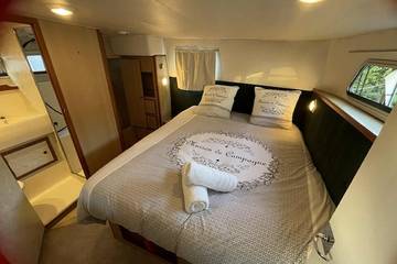 Péniche pour 4 personnes, avec balcon et jardin en Bourgogne-Franche-Comté