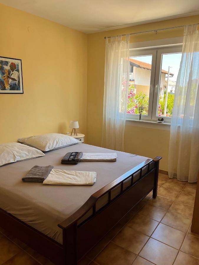 Gîte pour 2 personnes, avec vue et jardin, adapté aux familles à Nin - 3