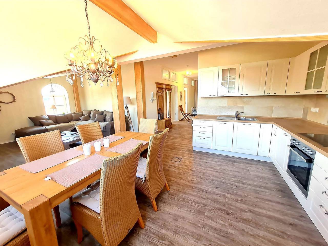 Ganze Ferienwohnung, Ferienwohnung Kaiserblick - Fewo Kaiserblick ca. 86 qm im Ortszentrum bis 4 Personen, Balkon, 2 separate Schlafzimmer in Grassau, Chiemsee