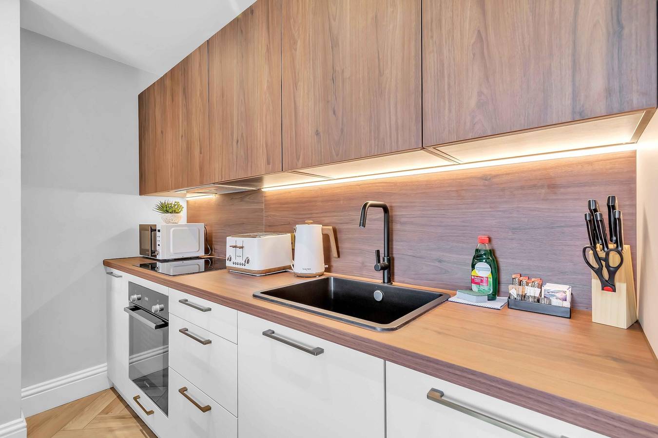 Entire apartment, Hove Alone 5 | By My Getaways in Hove, Brighton