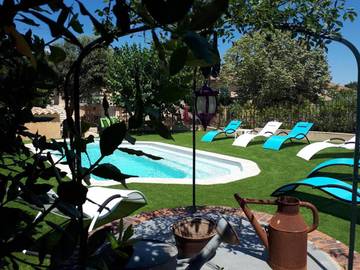 Gîte pour 4 personnes, avec piscine et jardin à Gonfaron
