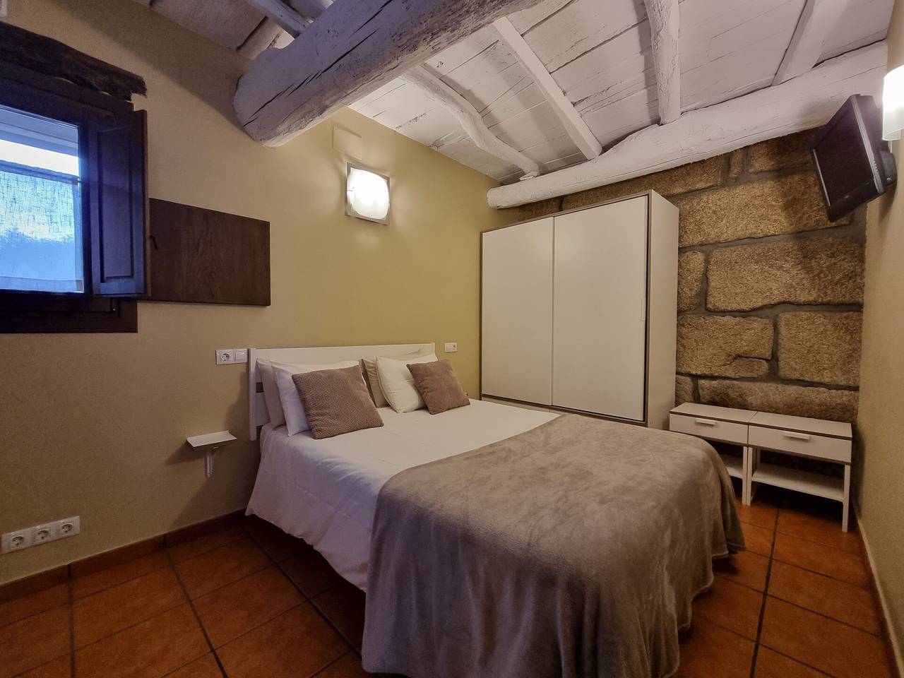 Casa rural 'Aldea Rural A Cortiña Apartamento 1' con vistas a la montaña, piscina compartida y Wi-Fi in Castrelo del Valle, Provincia de Orense