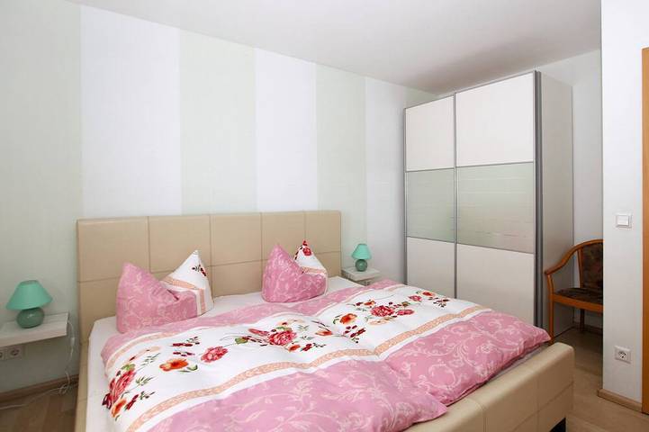 Ferienhaus für 5 Personen, mit Whirlpool und Garten sowie Terrasse in Berlin Umland - 2