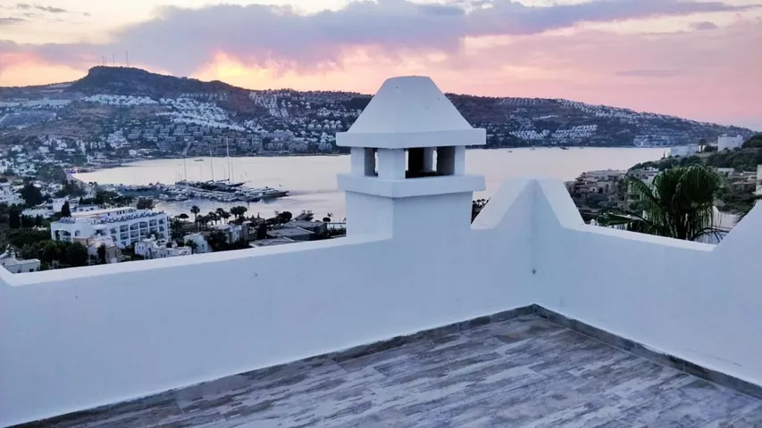 Chalet para 6 personas, con vistas además de jardín y piscina - 1