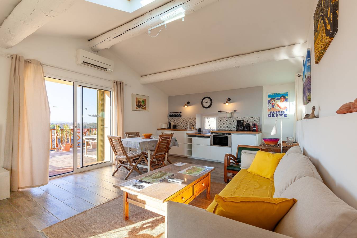 Ganze Wohnung, Ferienwohnung 'Gîte Durance' mit Bergblick, Wlan und Klimaanlage in Mallemort, Arles und Umgebung