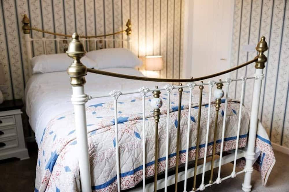 Authentic thatched cottage in the heart of Irelands ancient East. in County Tipperary