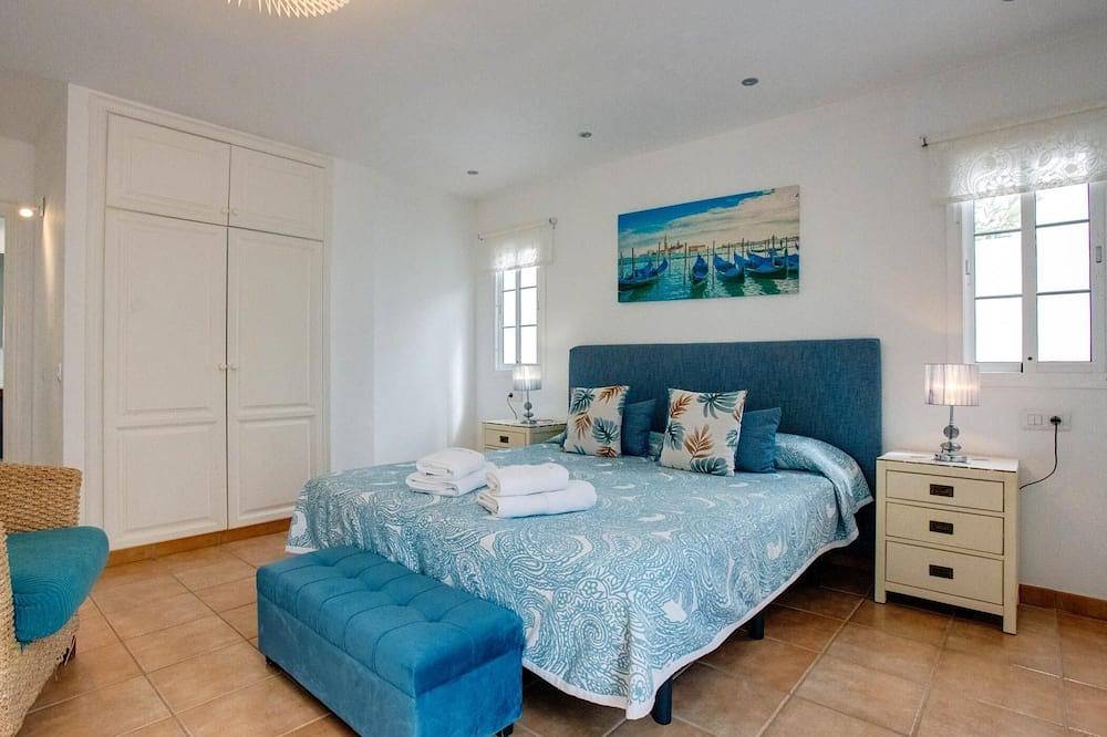 Bright and airy spacious three bedroom Holiday Home with private pool in La Caleta, Adeje