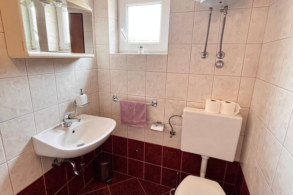 Ganze Wohnung, Studio Appartement mit Terrasse und Meerblick Metajna, Pag in Metajna, Pag