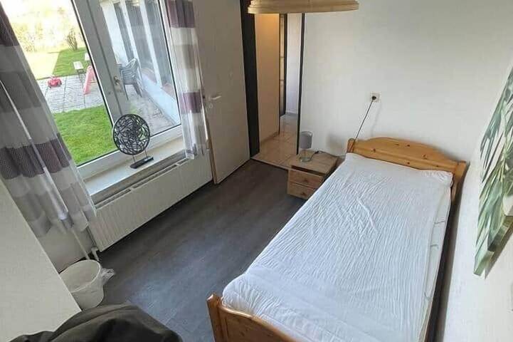 Ferienhaus für 8 Personen, mit Garten in Oesterdeichstrich - 2