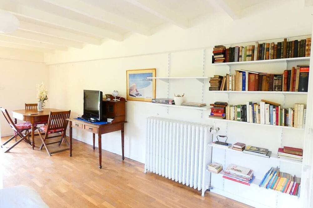 Le Chantegrillet: Large studio + quiet garden in Sainte-Foy-lès-Lyon, Rhône